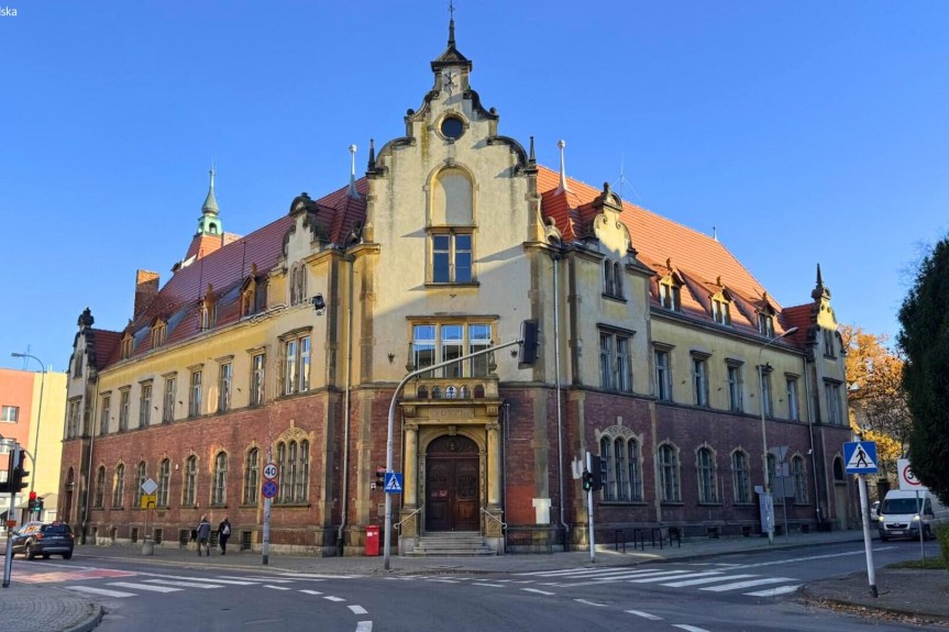 oleśnicki, Oleśnica, 3 Maja, Wynajem | Budynek biurowy | Oleśnica | Centrum