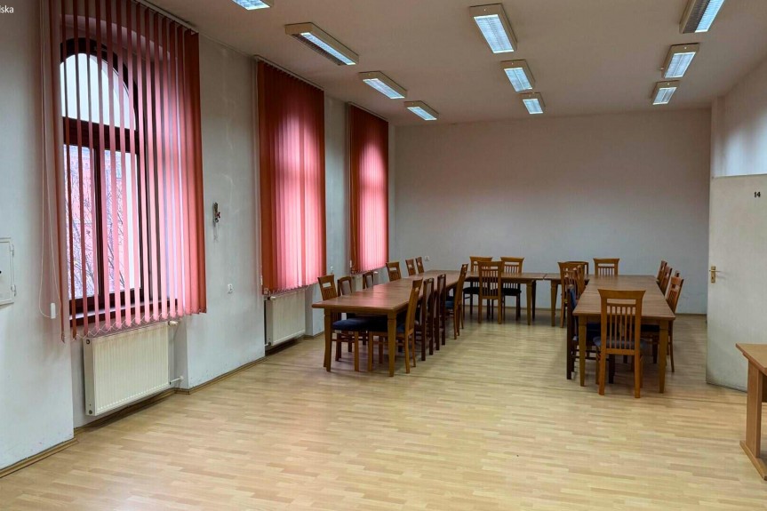 świdnicki, Świdnica, pl. Grunwaldzki, Wynajem | Budynek biurowy | Świdnica