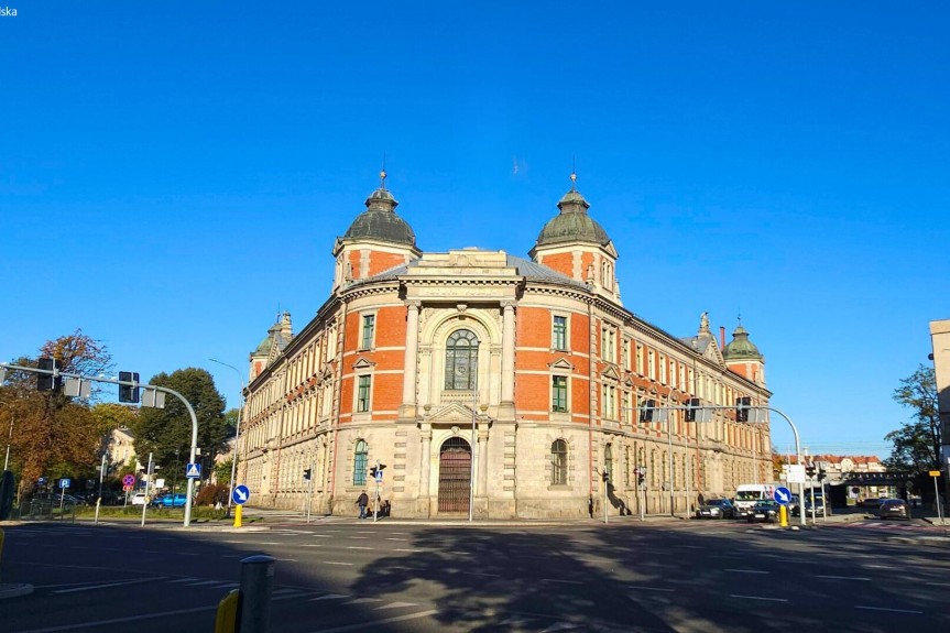 Legnica, Piastowska, Wynajem | Budynek biurowy | Legnica | Śr&oacute;dmieście