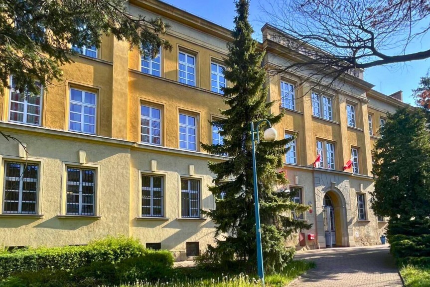 Tarn&oacute;w, Adama Mickiewicza, Wynajem | Budynek biurowy | Tarn&oacute;w | Centrum