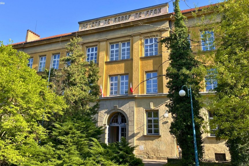 Tarn&oacute;w, Adama Mickiewicza, Wynajem | Budynek biurowy | Tarn&oacute;w | Centrum