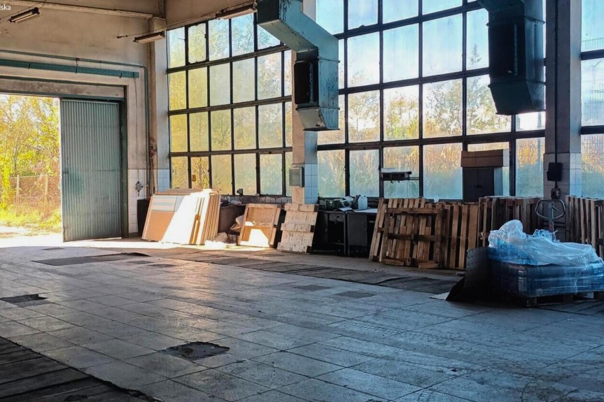 Jelenia G&oacute;ra, Sp&oacute;łdzielcza, Wynajem | Budynek biurowy | Plac manewrowy | Jelenia G&oacute;ra