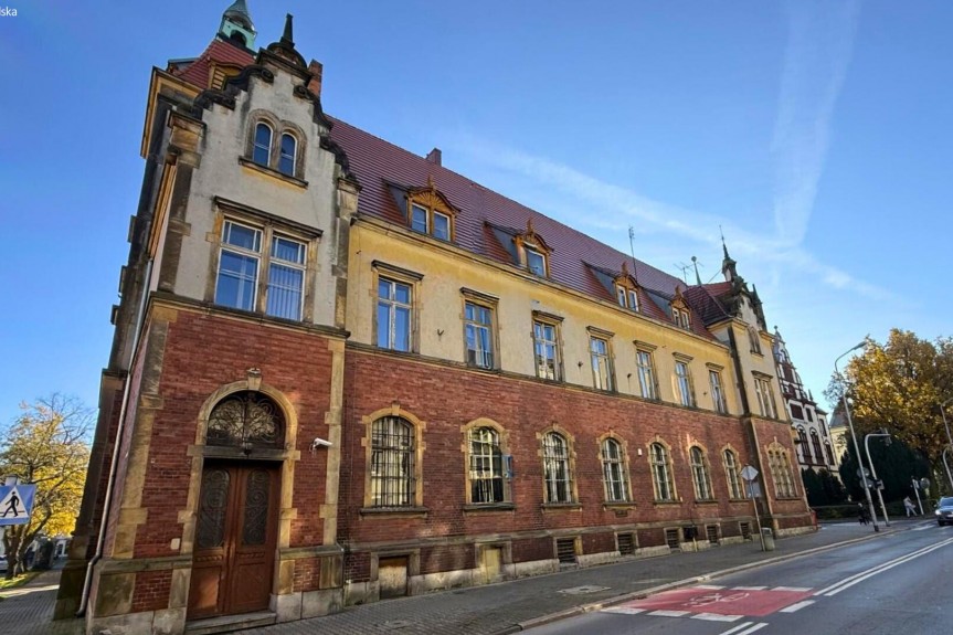 oleśnicki, Oleśnica, 3 Maja, Wynajem | Budynek biurowy | Oleśnica | Centrum