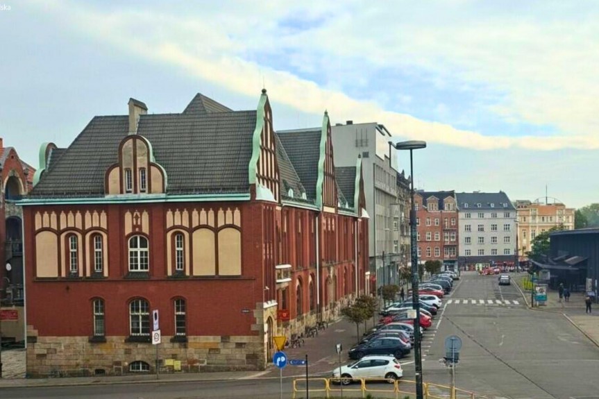 Zabrze, pl. Dworcowy, Wynajem | Handel  | Usługi | Zabrze | Centrum