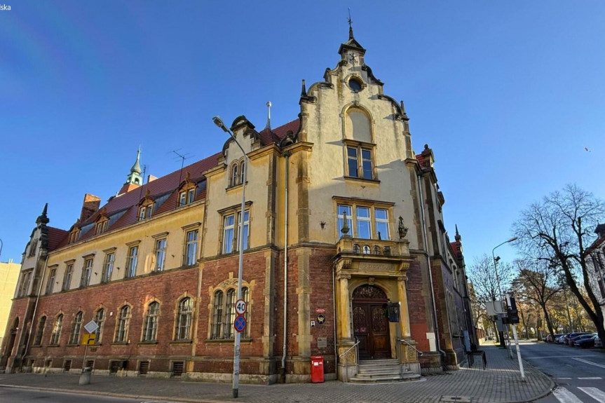 oleśnicki, Oleśnica, 3 Maja, Wynajem | Budynek biurowy | Oleśnica | Centrum