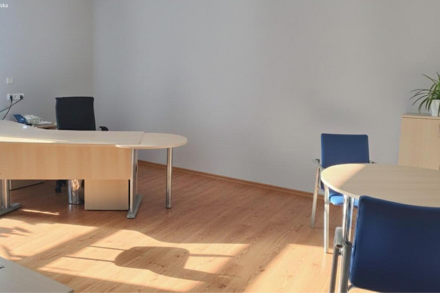 Tychy, gen. H. Dąbrowskiego, Wynajem | Biura | Usługi | Tychy