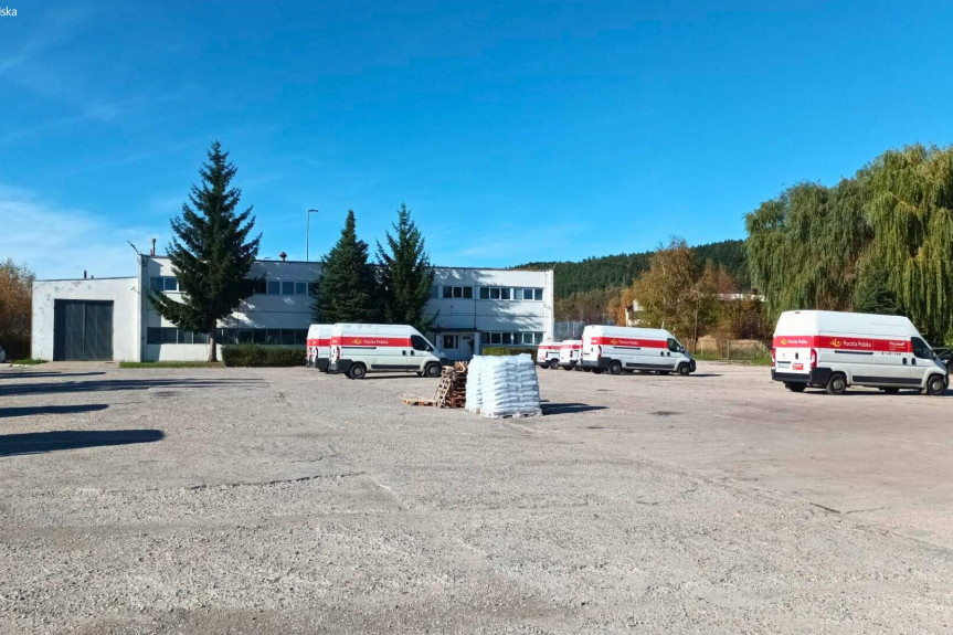 Jelenia Góra, Spółdzielcza, Wynajem | Budynek biurowy | Plac manewrowy | Jelenia Góra