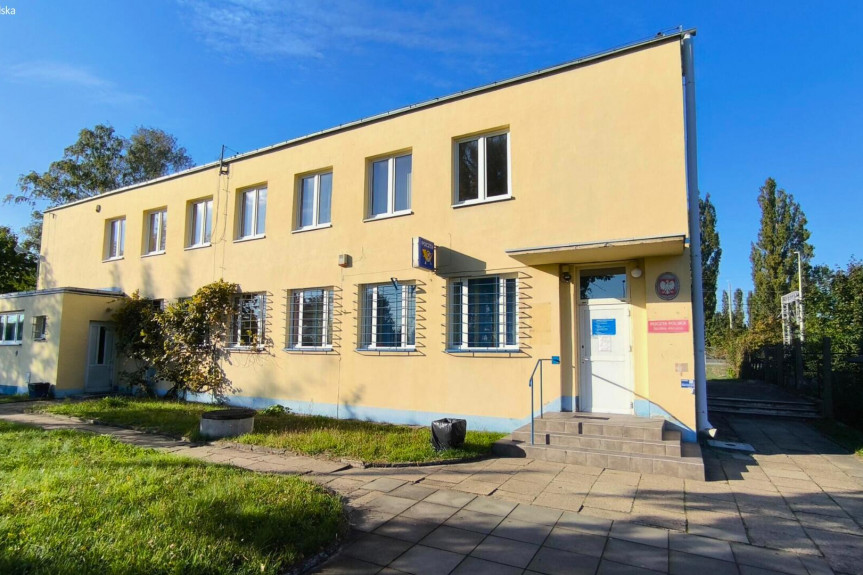 łódzkie, zduńskowolski, Zduńska Wola, Dworcowa, Wynajem | Budynek biurowo-usługowy | Zduńska Wola